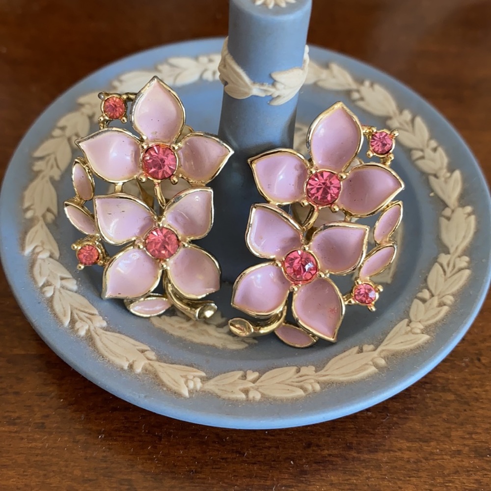 💕DAY SALE💕🎉HP🎉Vintage Sarah Coventry Pink Rhinestone Clip On Earrings